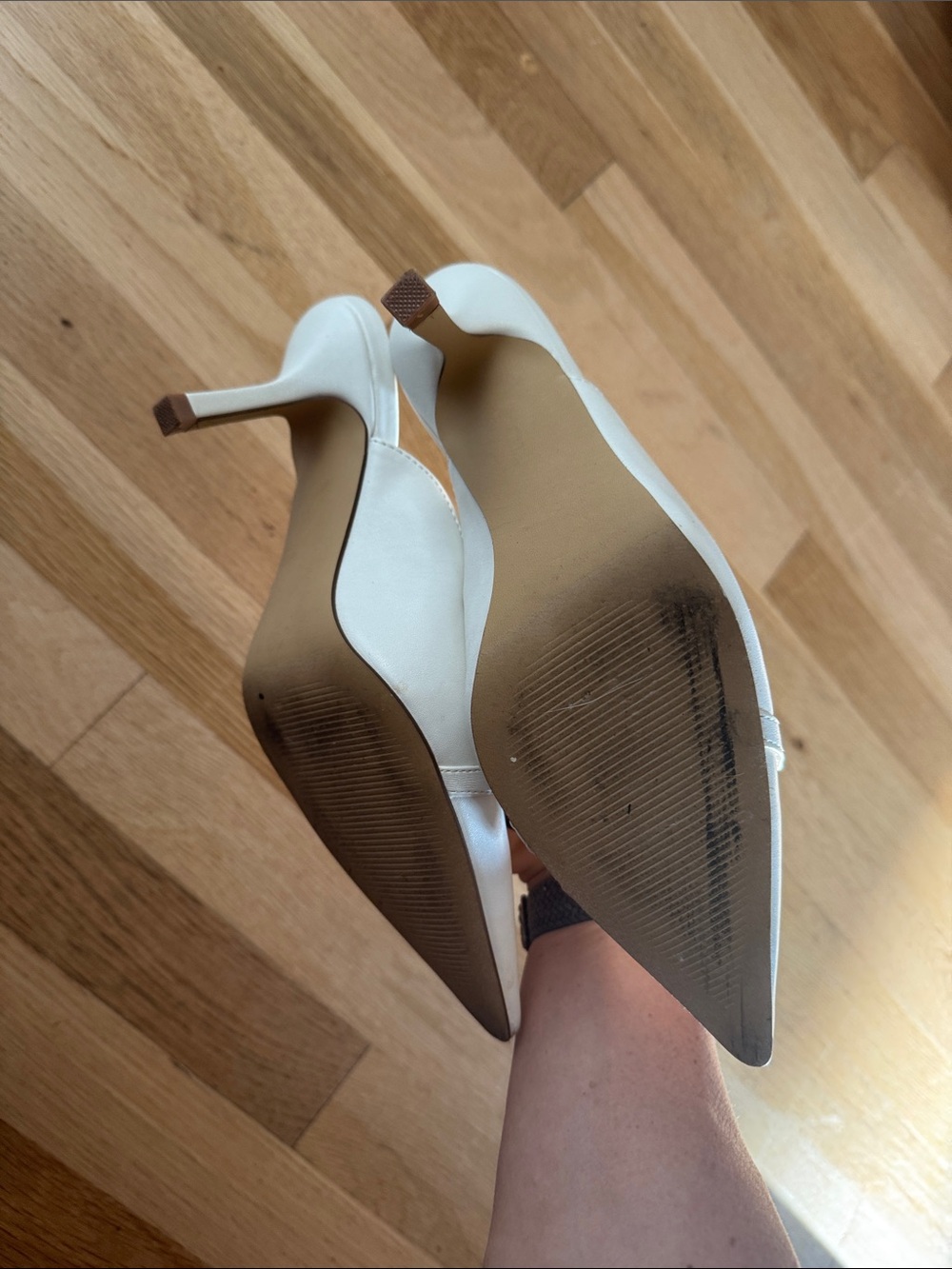 Abound White Pointed Toe Mule Heels with Gold Chain - Picture 2 of 3